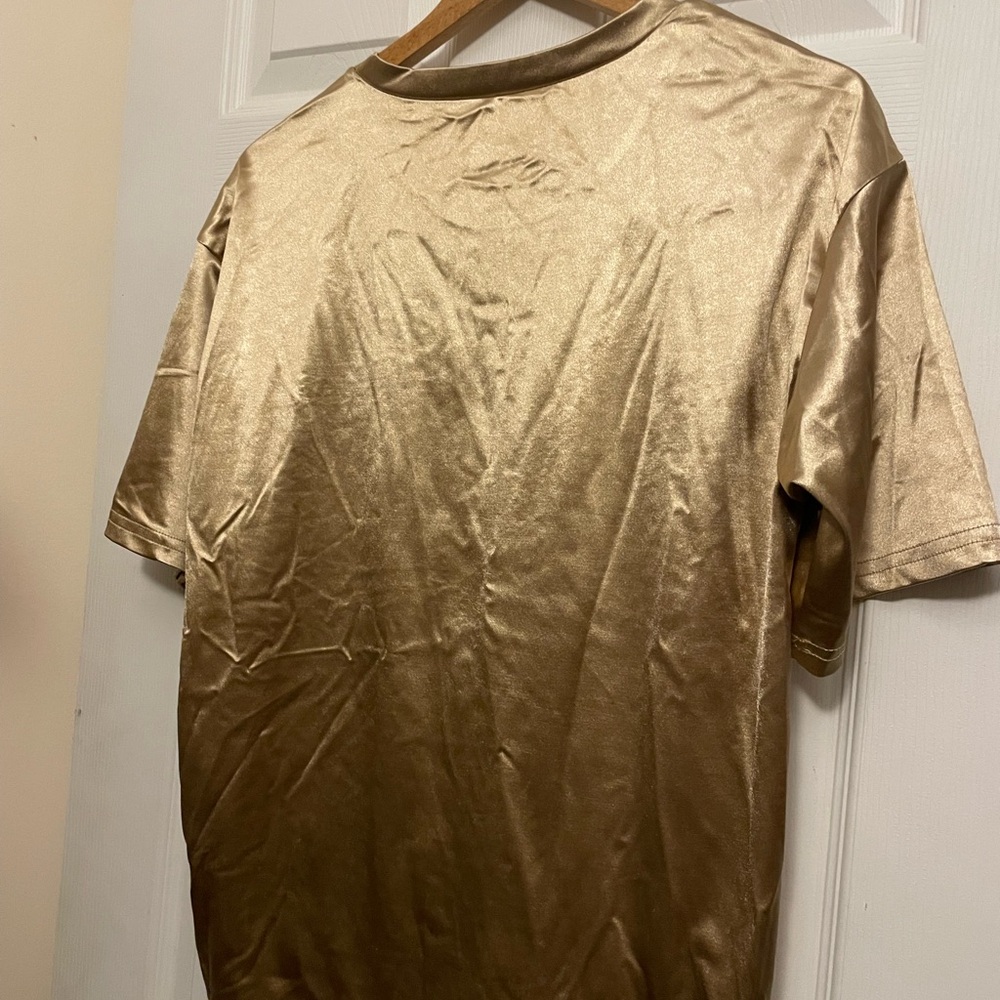 SHEIN Gold Metallic Short Sleeve Pocket Tee - Picture 2 of 6